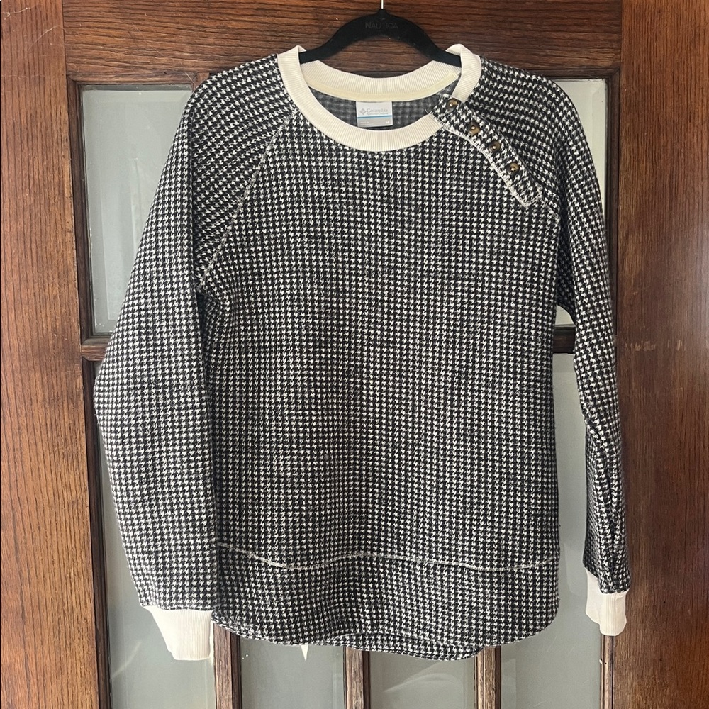 Columbia Black and Cream Houndstooth Sweater